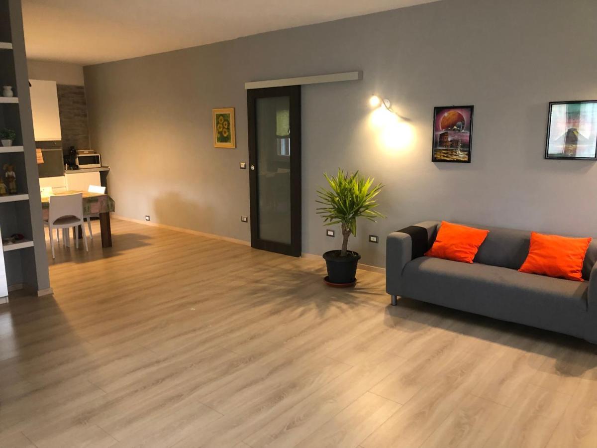 Apartmán "La Bella Della Cappuccina" Casa Con Parcheggio Interno Gratuito Domodossola Exteriér fotografie